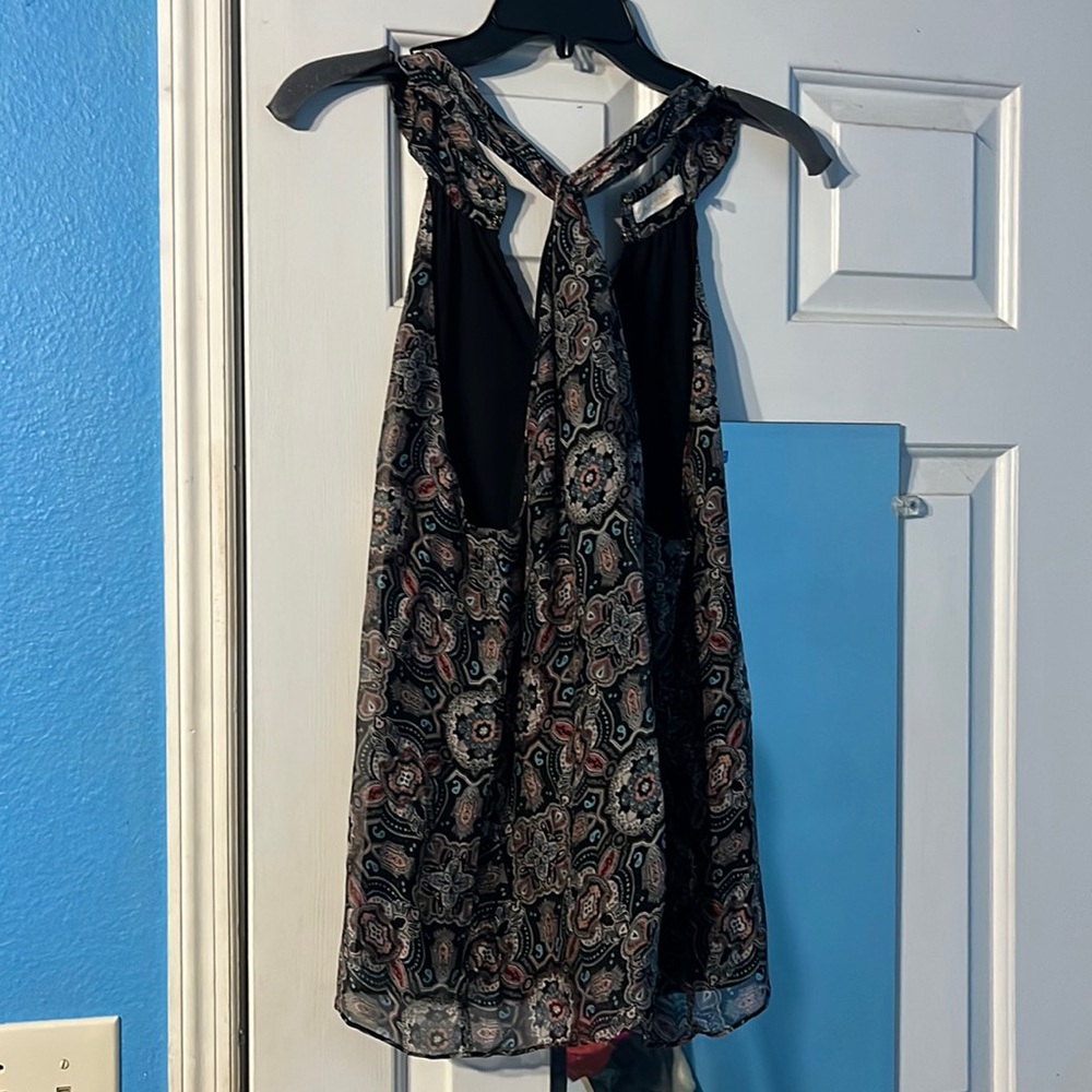 Woman’s XL blouse